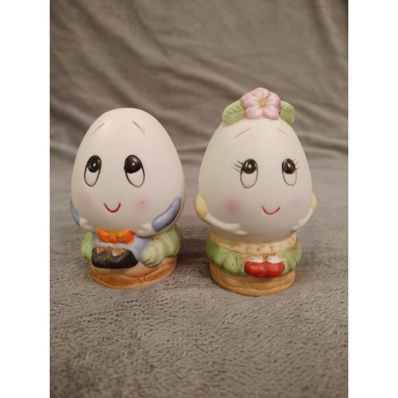 Lefton Anthropomorphic Mr & Mrs Humpty Dumpty Salt and Pepper Shakers Vintage - Picture 1 of 12